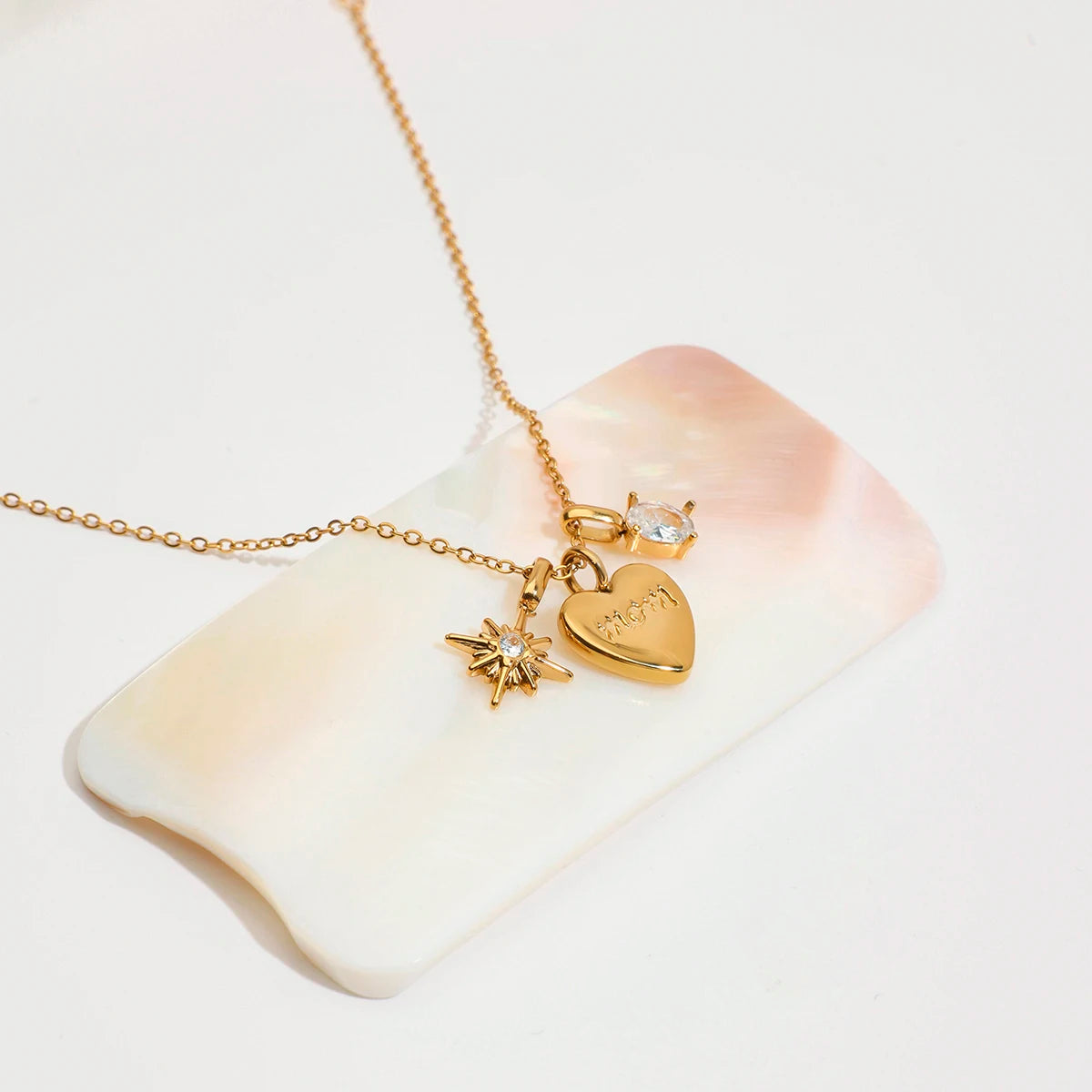 Exquisite "MOM" Heart Pendant Necklace